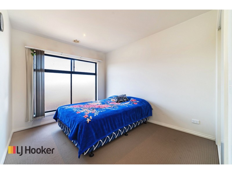 102 Newbury Boulevard, Craigieburn VIC 3064
