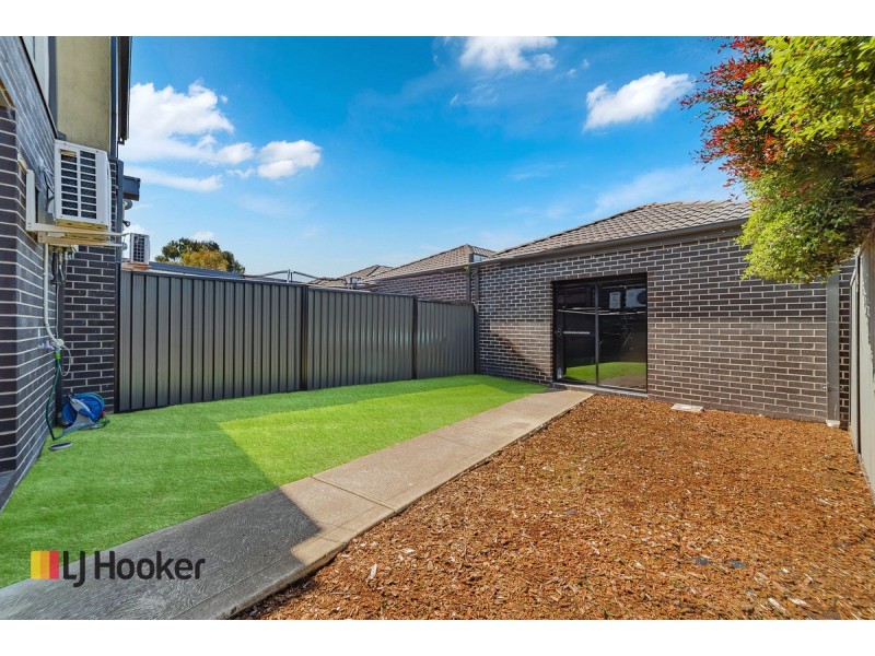 102 Newbury Boulevard, Craigieburn VIC 3064