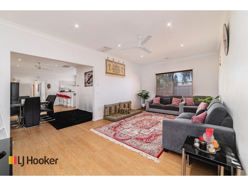 1 Mulberry Pass, Craigieburn VIC 3064