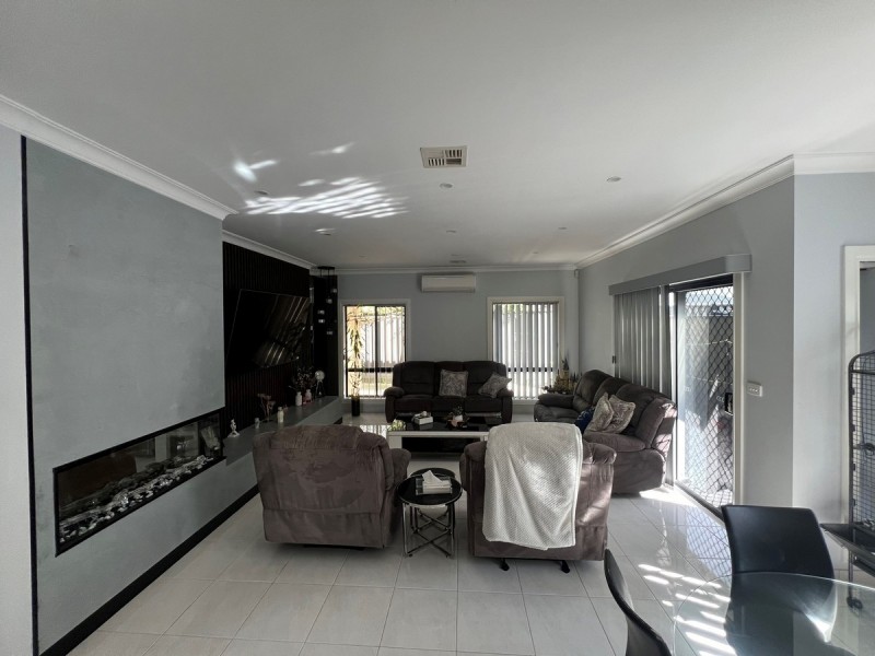 3 Viewside Crescent, Craigieburn VIC 3064