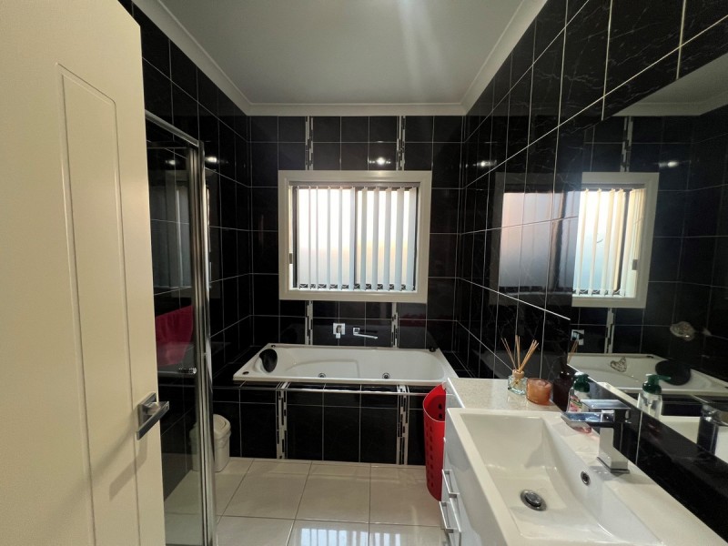 3 Viewside Crescent, Craigieburn VIC 3064