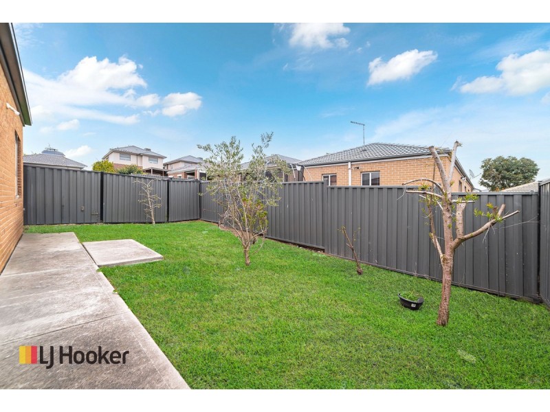 35 Natural Drive, Craigieburn VIC 3064