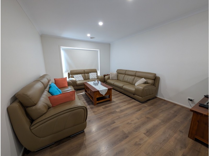 55 Biltmore Crescent, Roxburgh Park VIC 3064