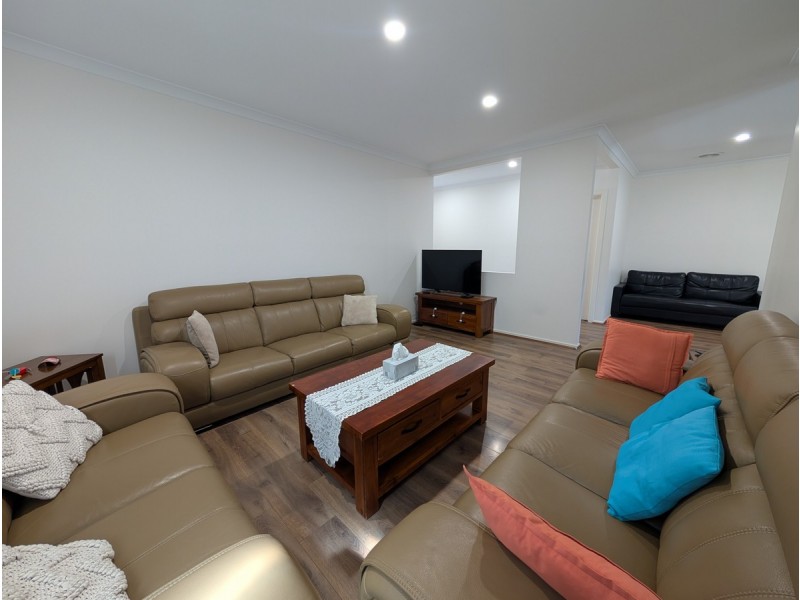 55 Biltmore Crescent, Roxburgh Park VIC 3064