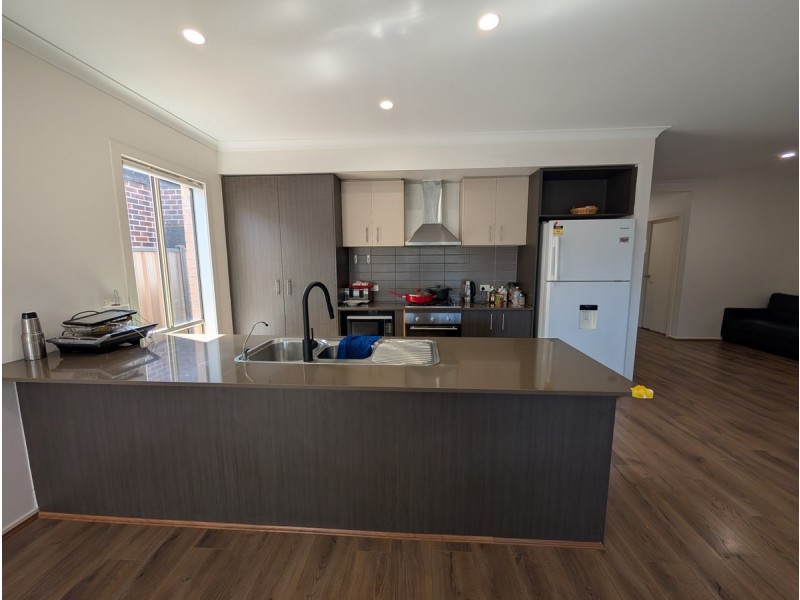 55 Biltmore Crescent, Roxburgh Park VIC 3064