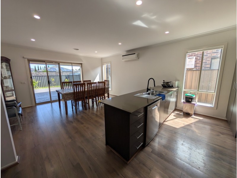 55 Biltmore Crescent, Roxburgh Park VIC 3064