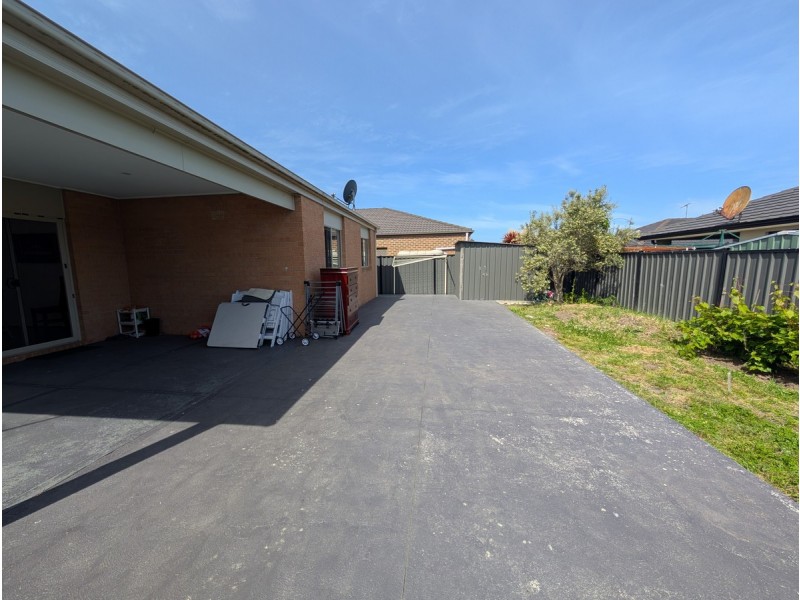 55 Biltmore Crescent, Roxburgh Park VIC 3064