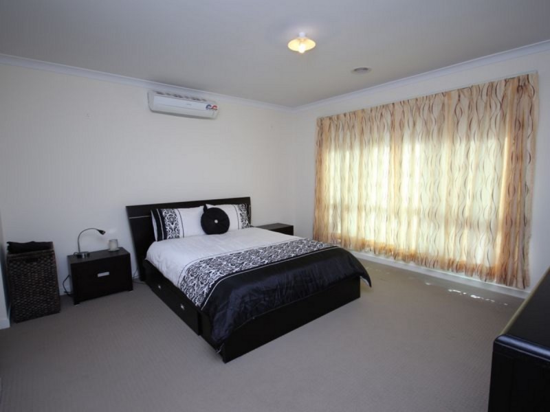 6 Fenland Street, Craigieburn VIC 3064