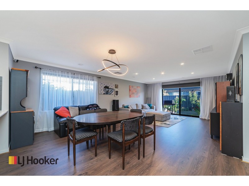 5 Ginger Crescent, Mickleham VIC 3064