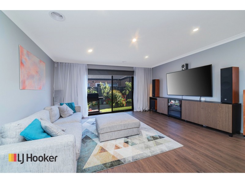 5 Ginger Crescent, Mickleham VIC 3064