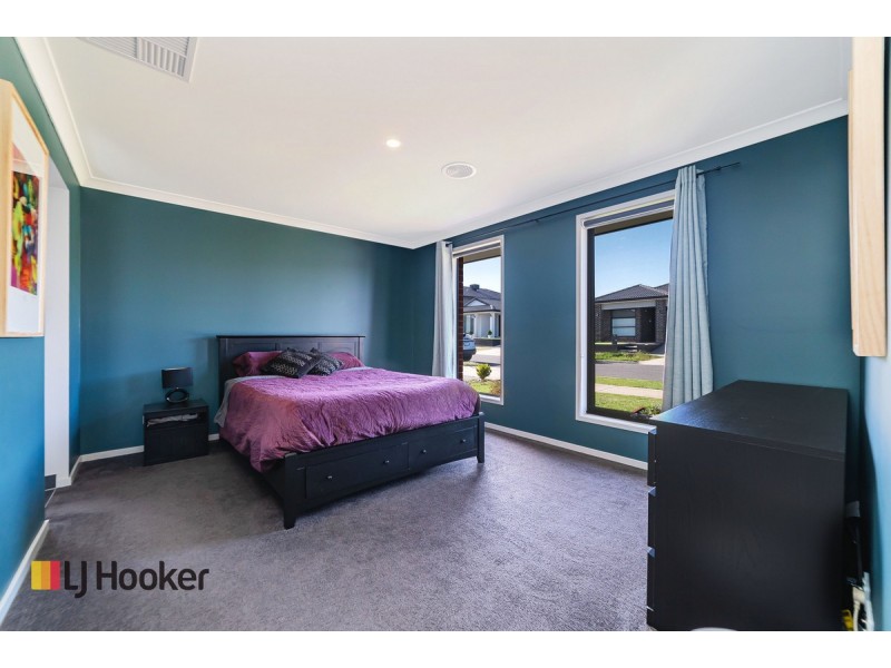 5 Ginger Crescent, Mickleham VIC 3064