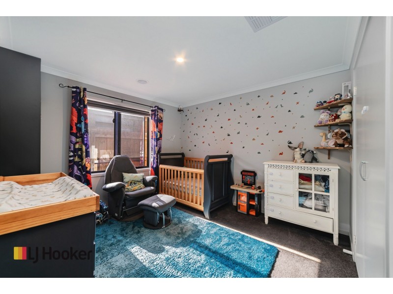 5 Ginger Crescent, Mickleham VIC 3064