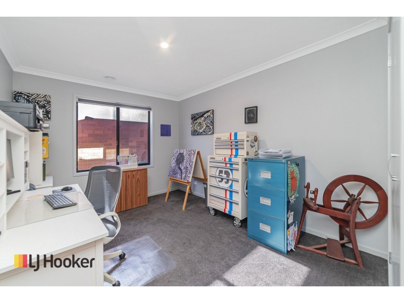 5 Ginger Crescent, Mickleham VIC 3064