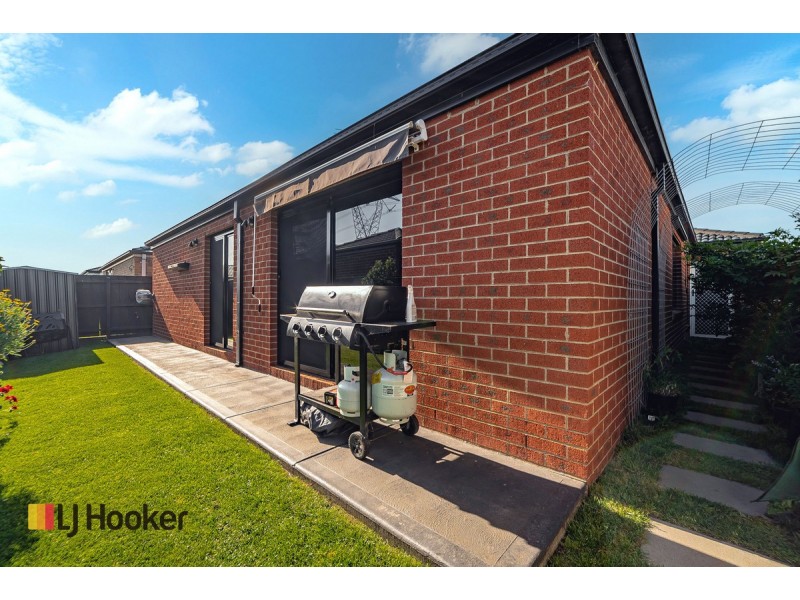 5 Ginger Crescent, Mickleham VIC 3064