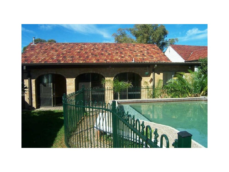 11 Bidurgal Avenue, Kirrawee NSW 2232