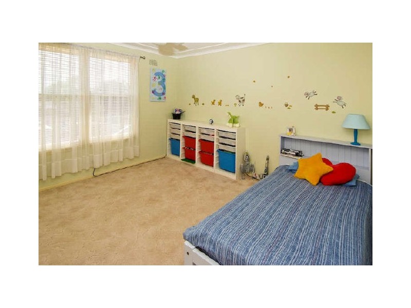 15 Wylie Street, Kirrawee NSW 2232