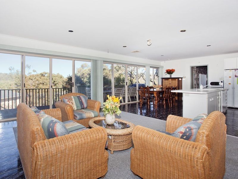 27 Warrangarree Drive, Woronora Heights NSW 2233