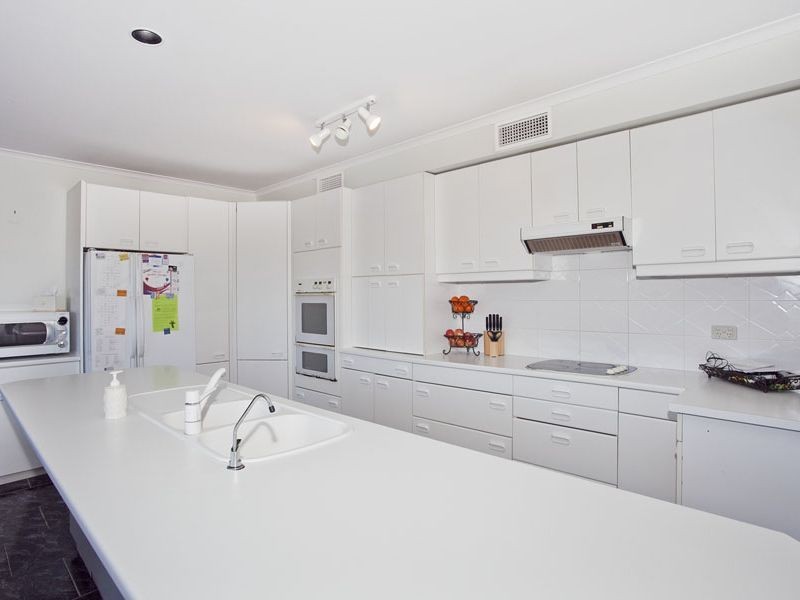 27 Warrangarree Drive, Woronora Heights NSW 2233