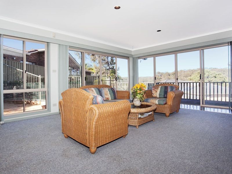 27 Warrangarree Drive, Woronora Heights NSW 2233