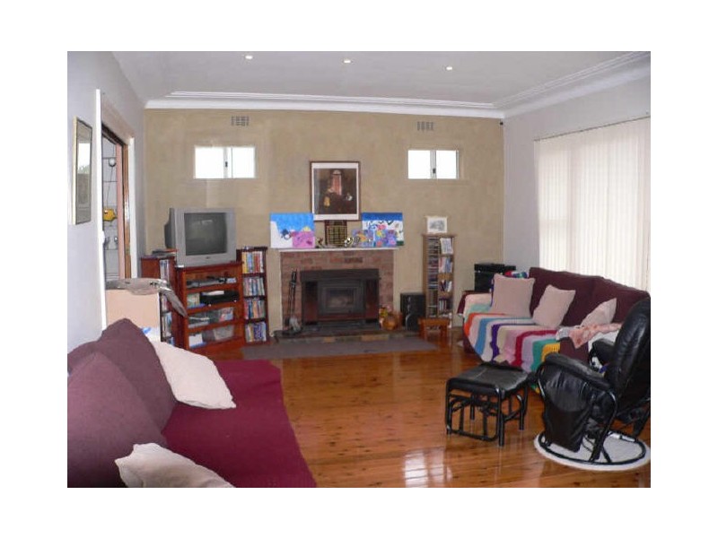 9 Mundakal Avenue, Kirrawee NSW 2232