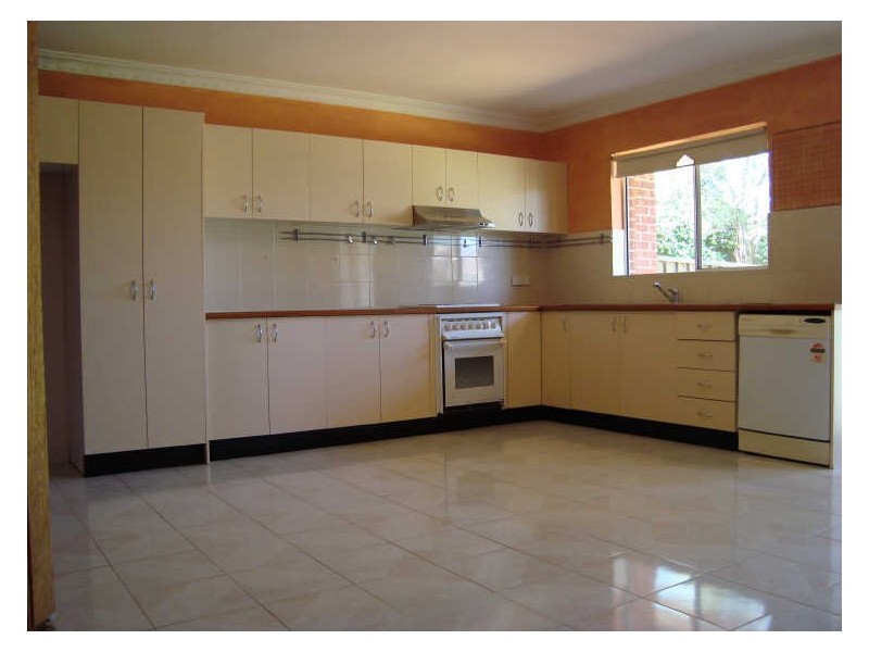 11/72-78 Flora Street, Kirrawee NSW 2232