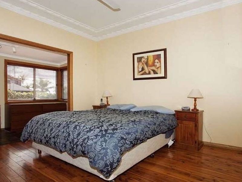 4 Bulumin Street, Como NSW 2226