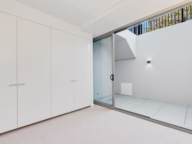 2/68 Sir John Young Crescent, Woolloomooloo NSW 2011