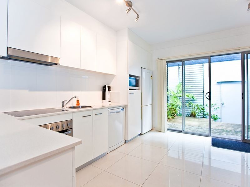 9/233 Cope Street, Waterloo NSW 2017