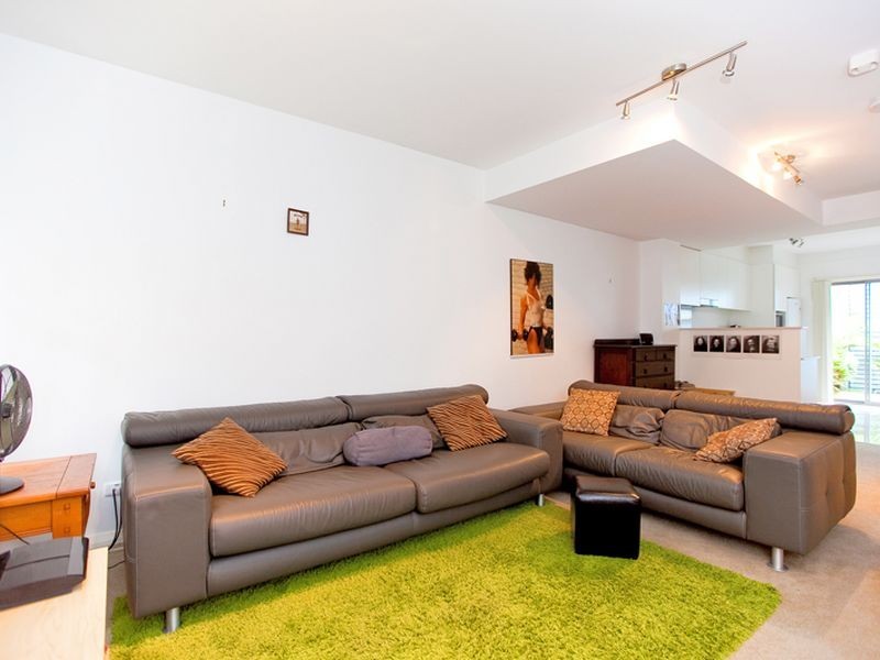 9/233 Cope Street, Waterloo NSW 2017