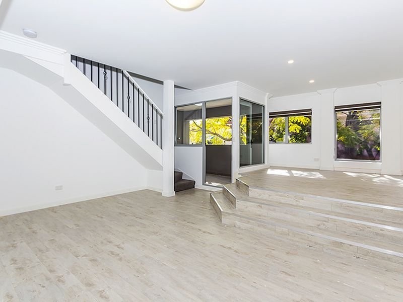 6/177 Cathedral Street, Woolloomooloo NSW 2011