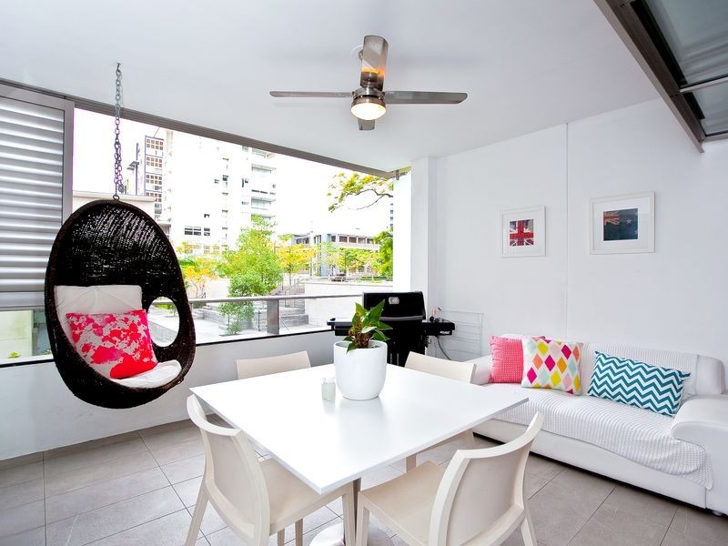 2311/4 Sterling Circuit, Camperdown NSW 2050