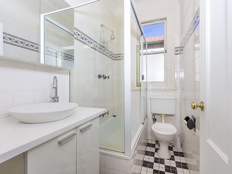 10 Northumberland Avenue, Stanmore NSW 2048