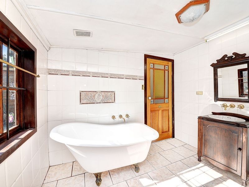 68 Kingsclear Road, Alexandria NSW 2015