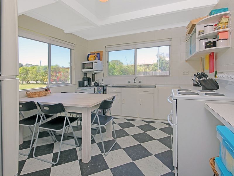 9 Coronation Drive, Broulee NSW 2537