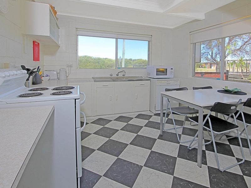 9 Coronation Drive, Broulee NSW 2537