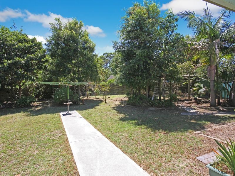 10 Larmer Close, Broulee NSW 2537