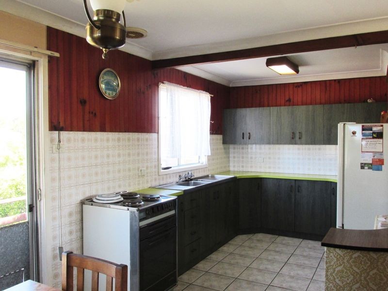 3 Parkes Parade, Tomakin NSW 2537