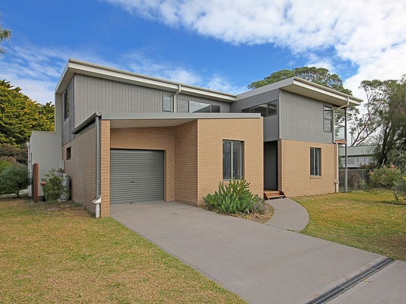 19 Imlay Street, Broulee NSW 2537