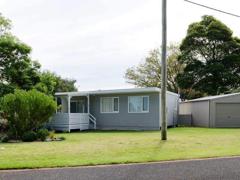 2 Barton Parade, Tomakin NSW 2537
