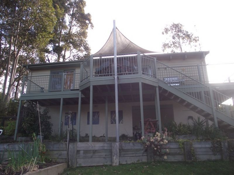 12 Hazel Road, Moruya Heads NSW 2537