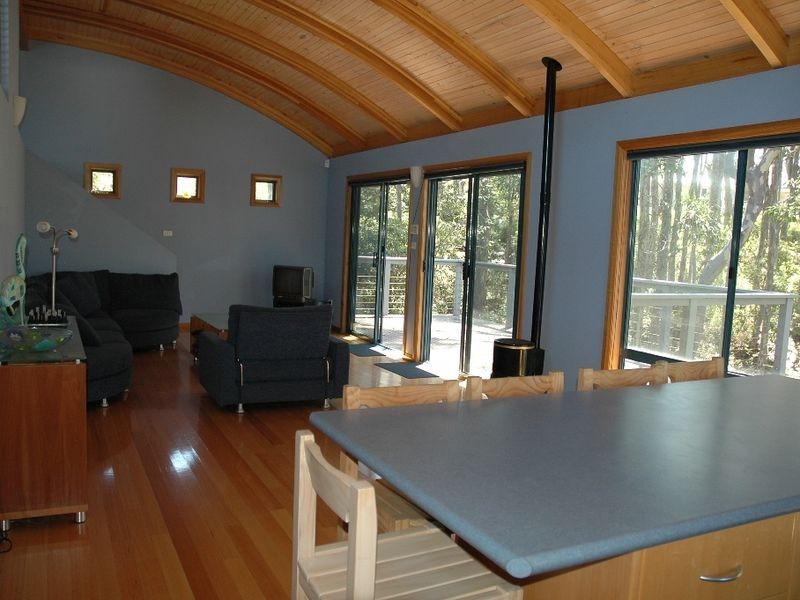 8 Cooks Crescent, Rosedale NSW 2536