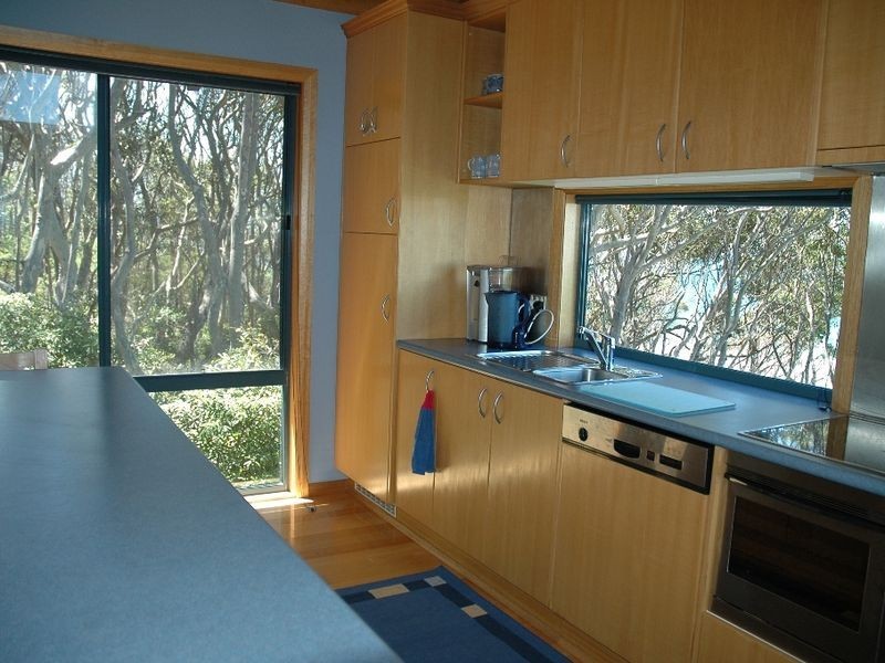 8 Cooks Crescent, Rosedale NSW 2536