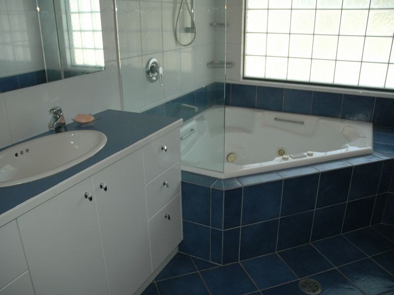 8 Cooks Crescent, Rosedale NSW 2536