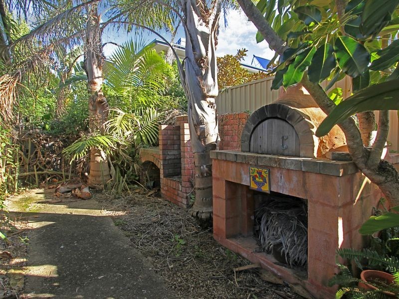 11 Reid Street, Tomakin NSW 2537