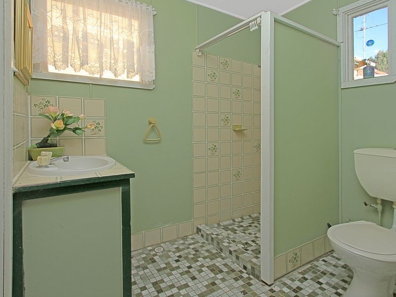 11 Reid Street, Tomakin NSW 2537