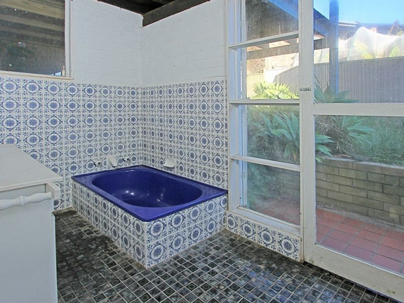 11 Reid Street, Tomakin NSW 2537