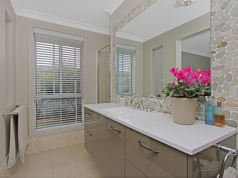 4 Gillan Grove, Broulee NSW 2537