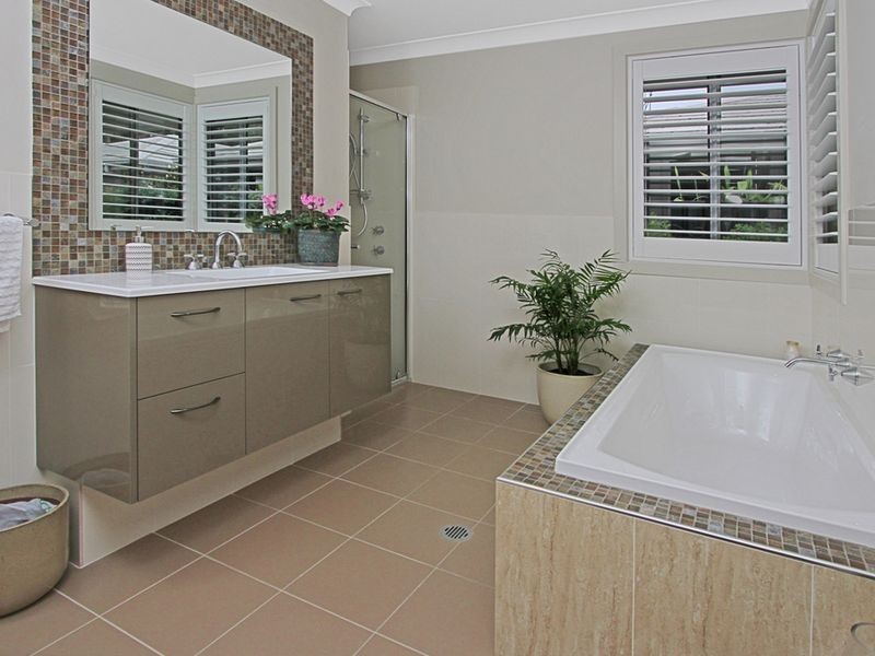 4 Gillan Grove, Broulee NSW 2537