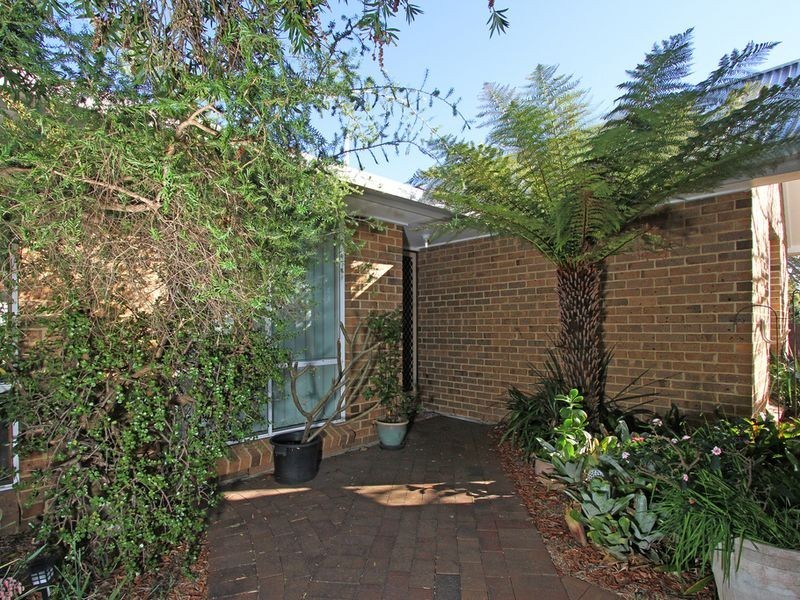 2/25 Zanthus Drive, Broulee NSW 2537