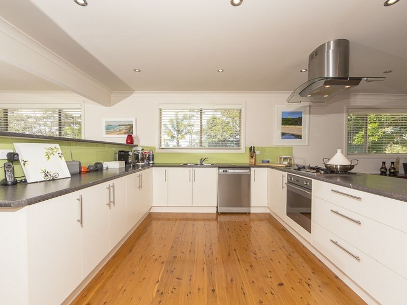 8 Clarke Street, Broulee NSW 2537